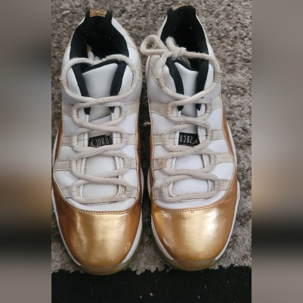 Air Jordans 11 retro low closing ceremony
